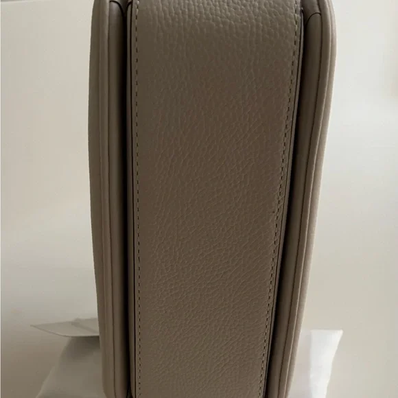 Coach Cassie Crossbody Bag Chalk Pebbled Leather Brass hardware - Picture 11 of 11